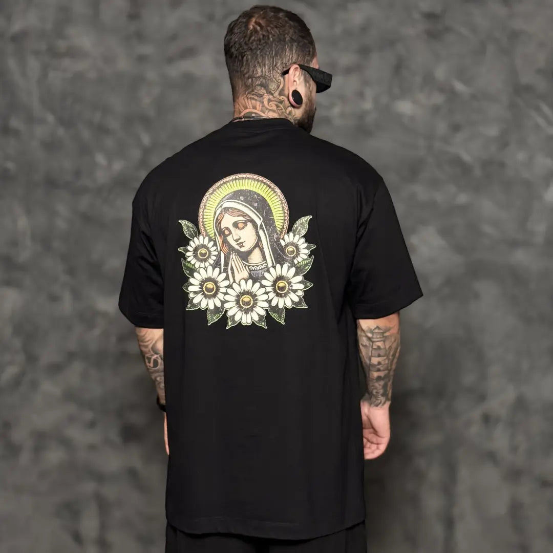 Camiseta Oversized Santa Preto