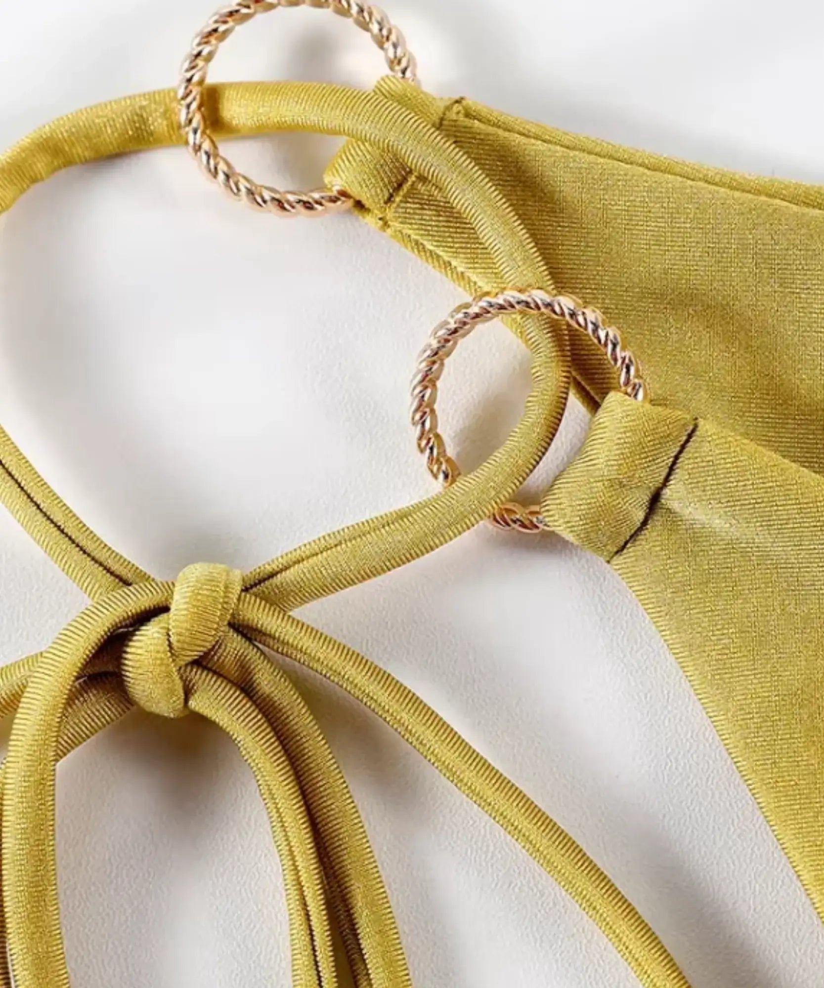 Biquíni Feminino com Argola Dourada e Amarração Lateral | Senne