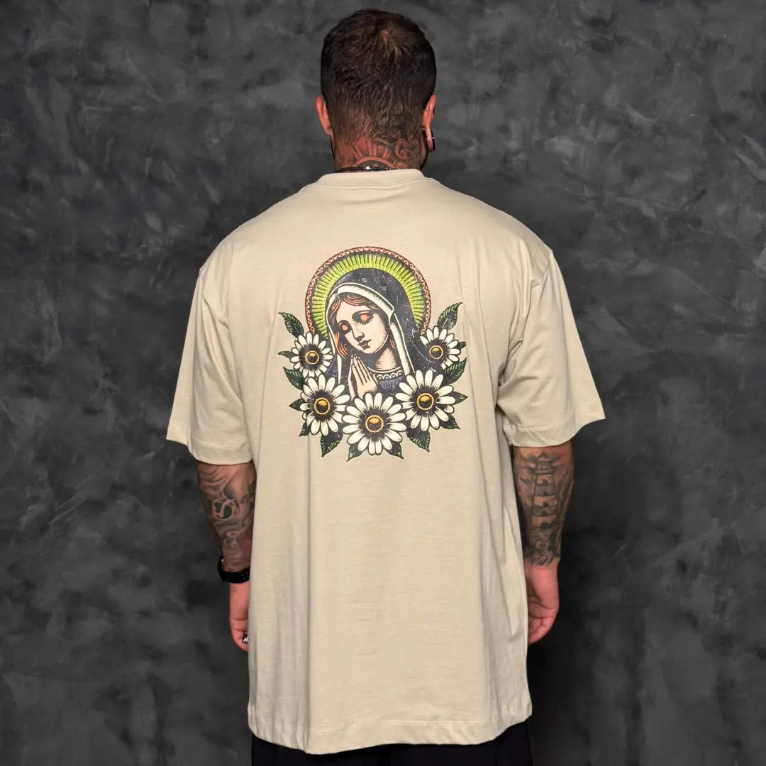 Camiseta Oversized Santa Bege