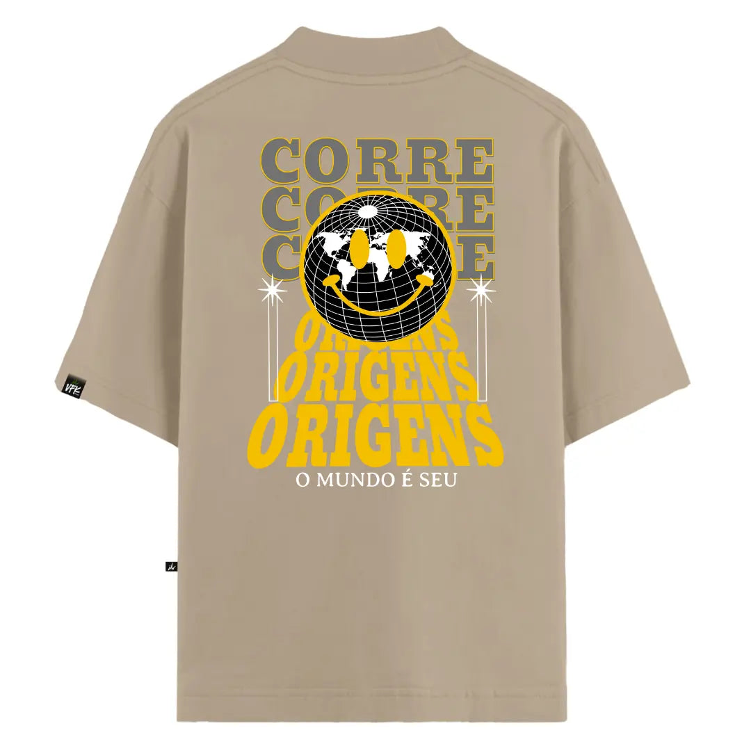 Camiseta Oversized O Mundo é Seu Bege