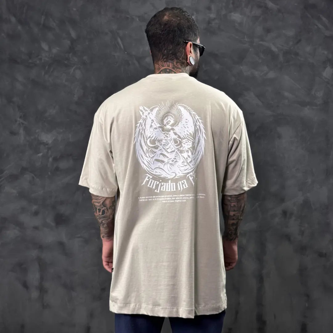 Camiseta Oversized Forjado na Fé Bege
