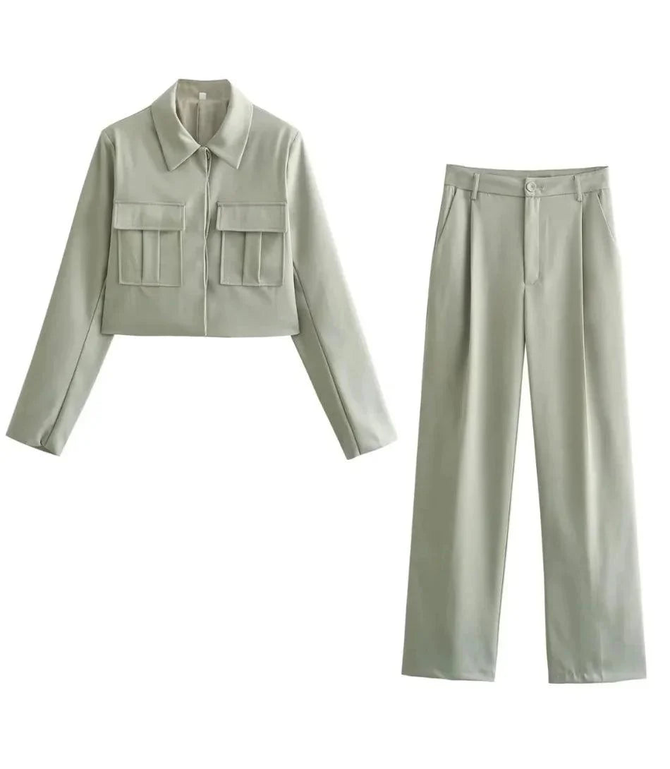 Conjunto Feminino Alfaiataria com Blazer Cropped de Linho | Livia