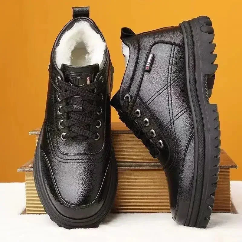 Bota Masculina em Couro Acolchoada Montvani MV049